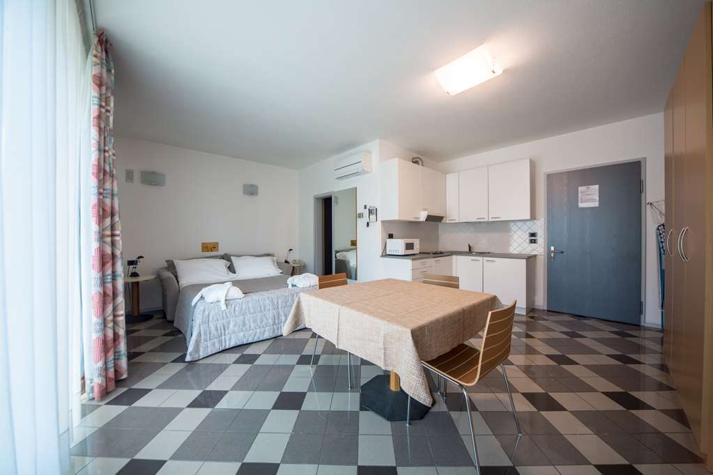 Piazzi House Aparthotel 4*